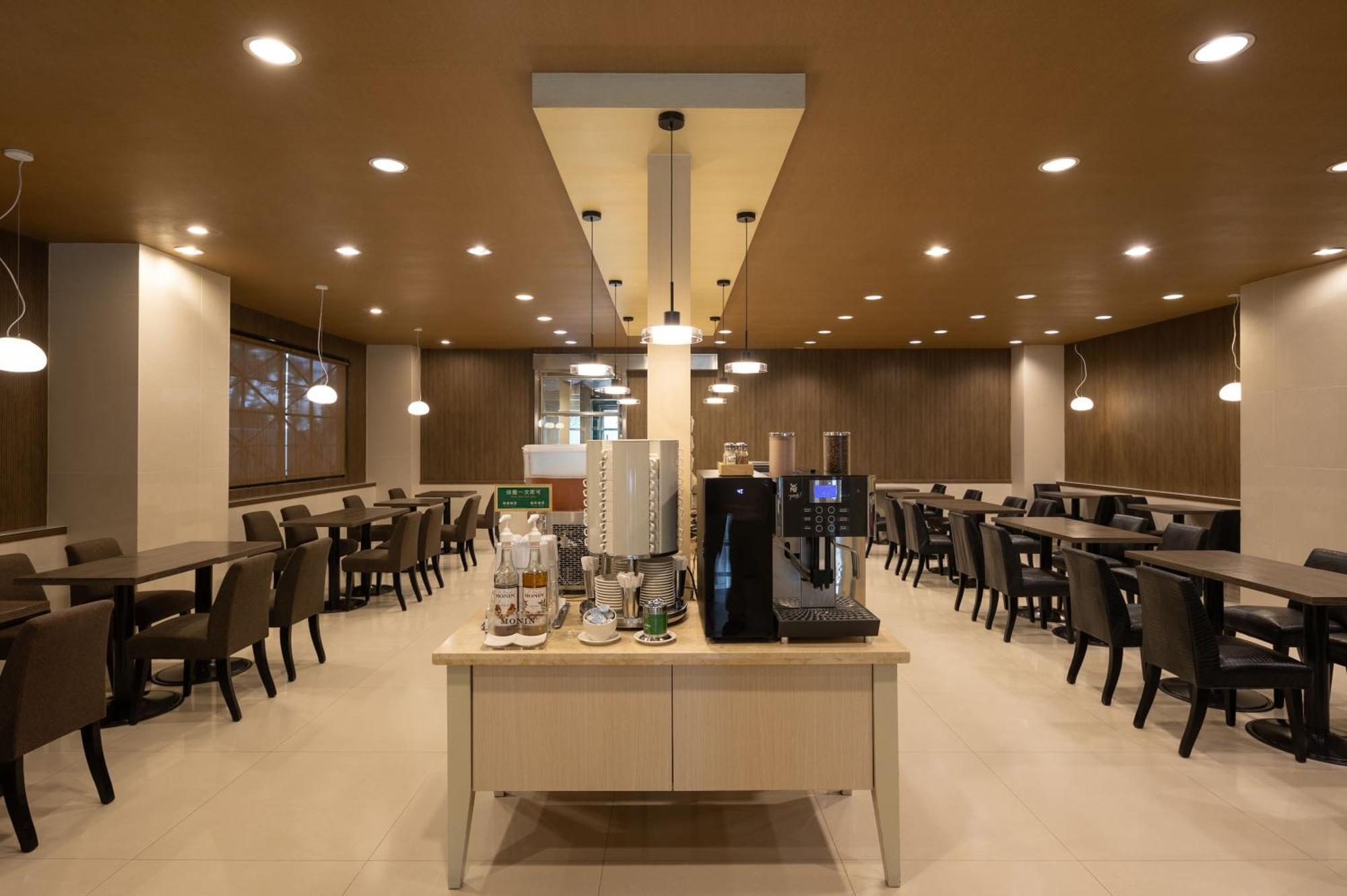 Kindness Hotel - Tainan Minsheng Esterno foto