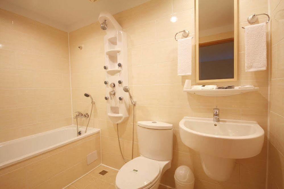 Kindness Hotel - Tainan Minsheng Esterno foto