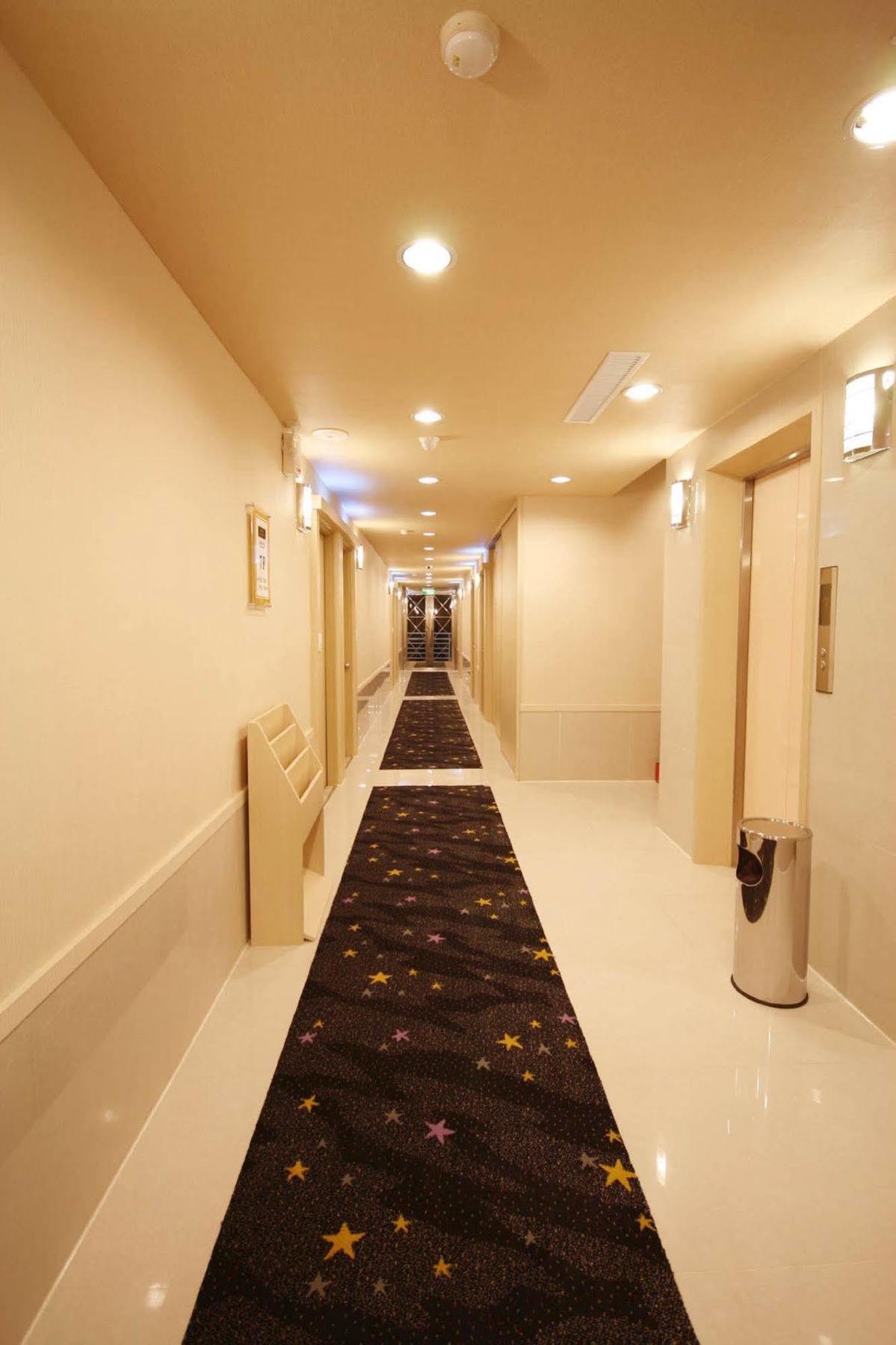 Kindness Hotel - Tainan Minsheng Esterno foto